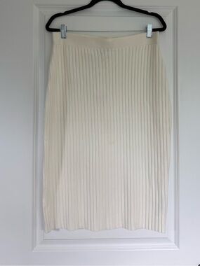 NWT Eileen Fisher Ivory Ribbed Knit Skirt in Soft White size Medium
